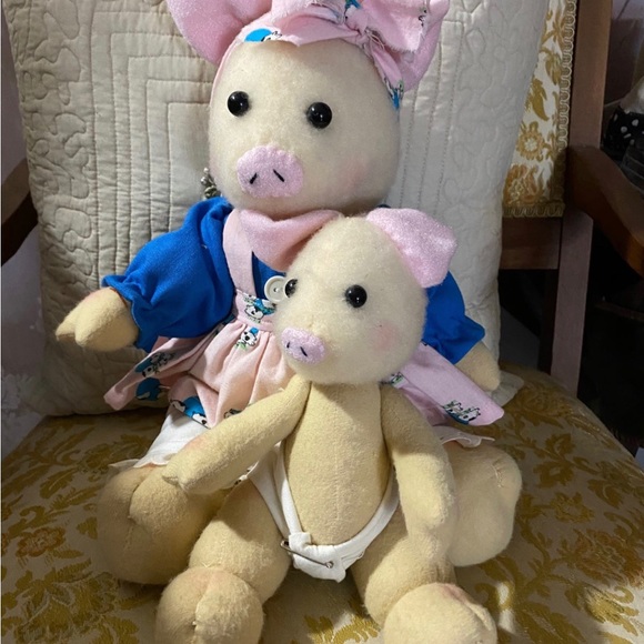 Adorable Handmade Stuffed Pig & Baby - Picture 2 of 8